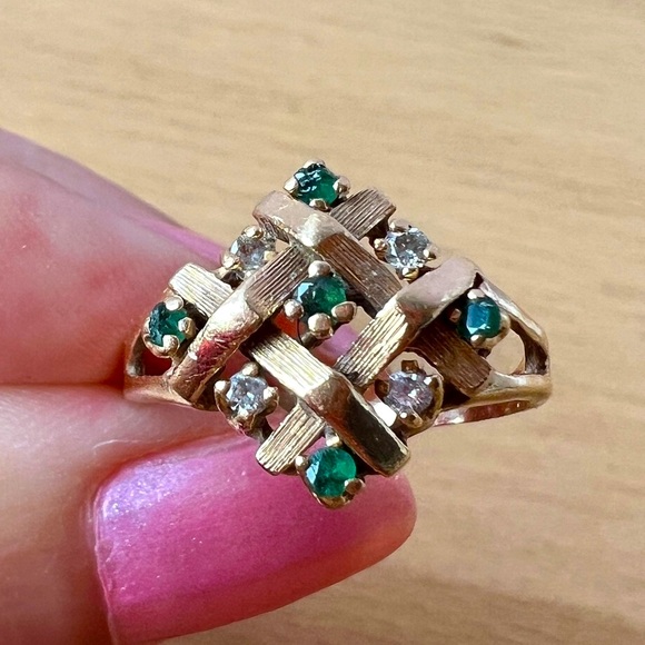 VINTAGE 14K YELLOW GOLD EMERALD DIAMOND RING BASKET WEAVE DESIGN UNIQUE COCKTAIL